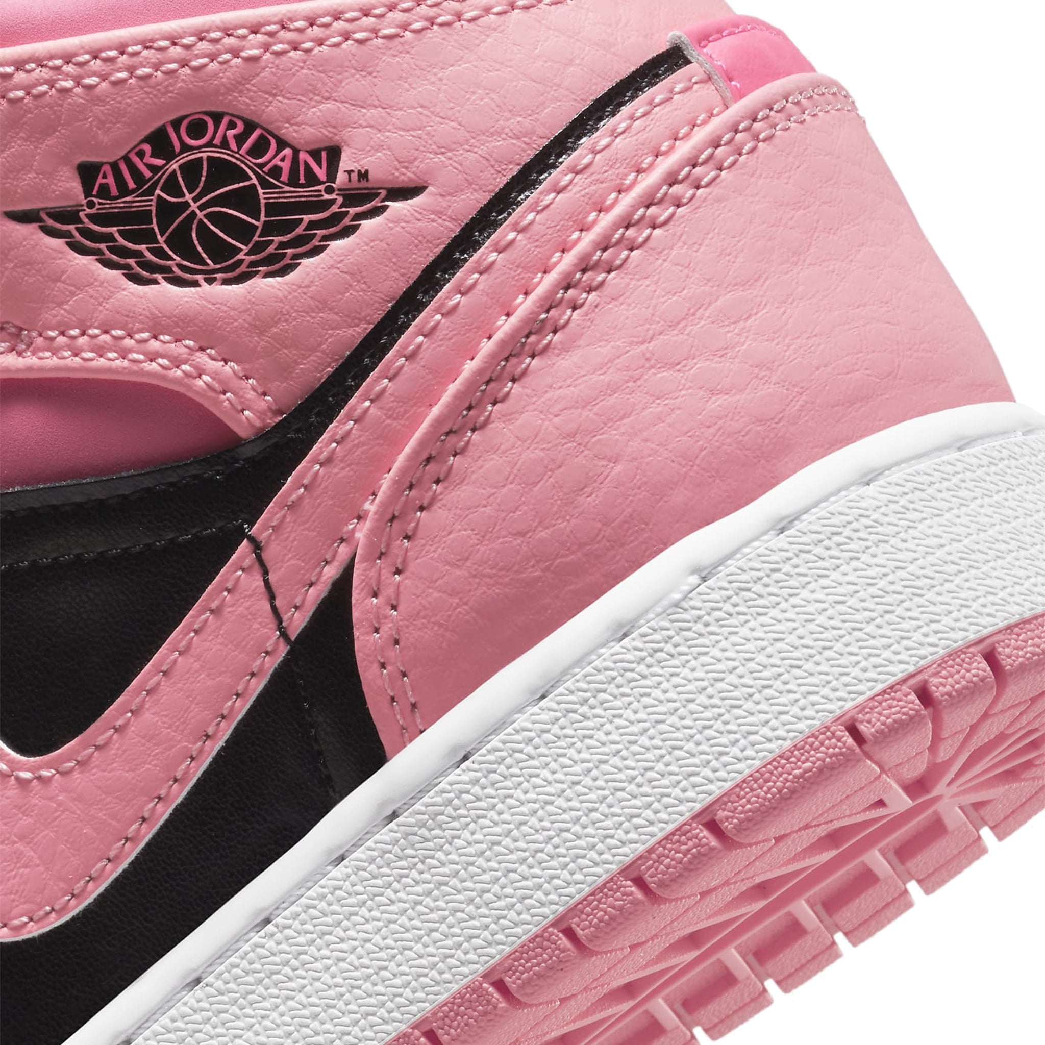 Logo view of Air Jordan 1 Mid Coral Chalk (GS) 554725-662